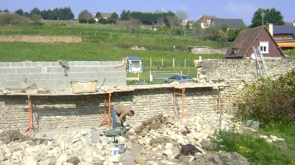construction mur en pierre