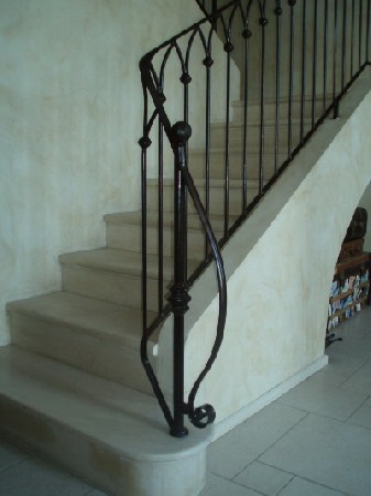Rampe d'escalier gothique